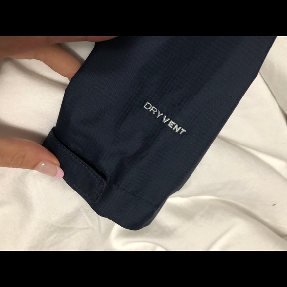 The North Face Medium rain jacket - Picture 4 of 4